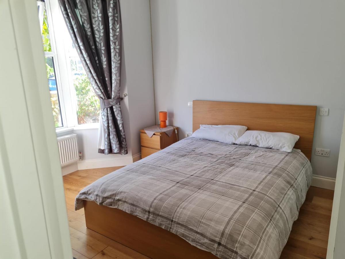 Erith Daniari Guest Rooms الغرفة الصورة